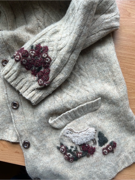 Emotions Sweaters - Cute sheep sweater